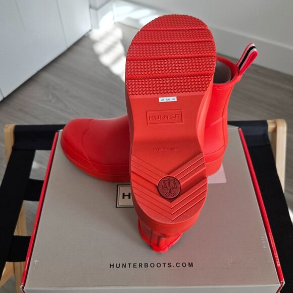 Hunter Original Play Waterproof and Insulated Short Rain Boot in Logo Red main image 8